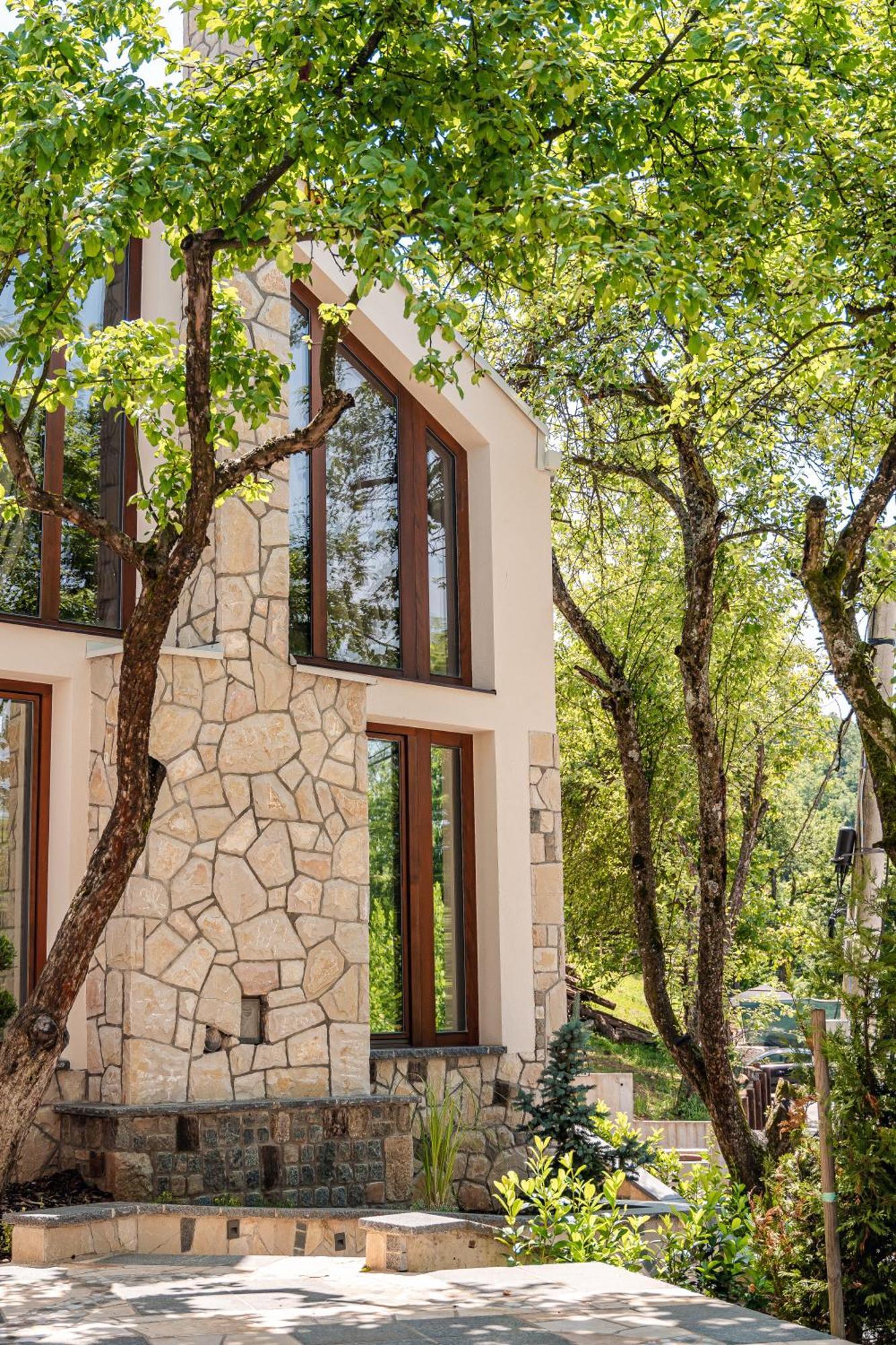 Toplik Village Resort Lukavica Exteriör bild